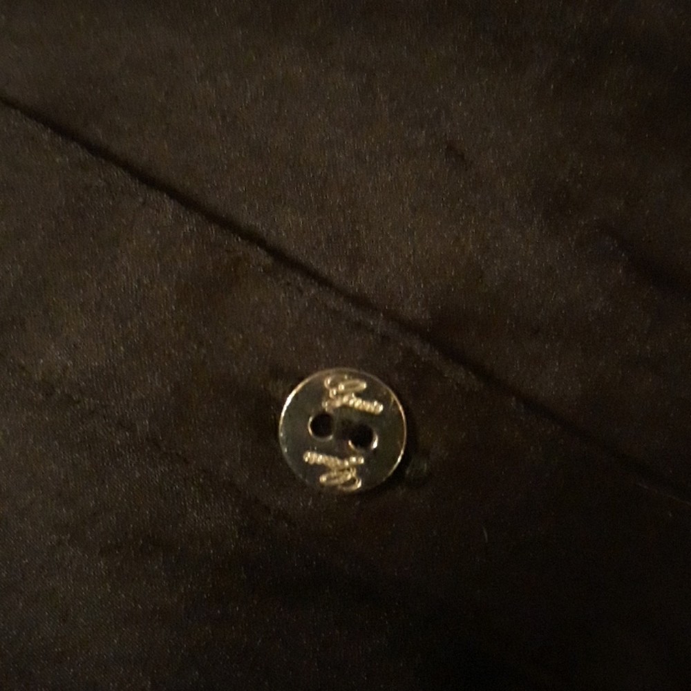 GUESS - Picture 8 of 10